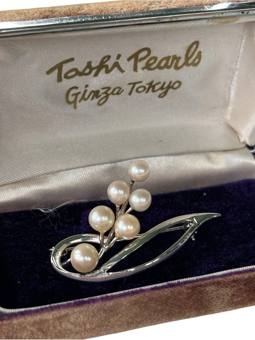White Pearl Leaf Brooch